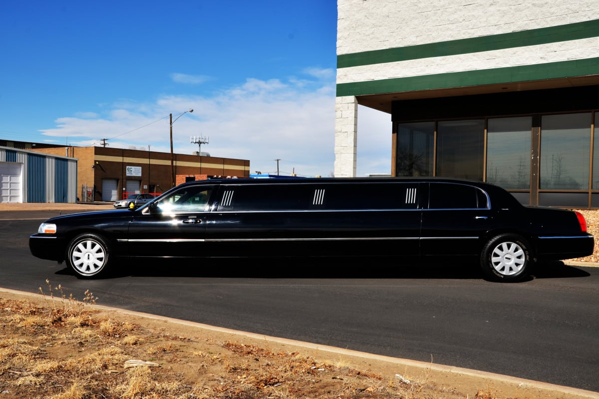 PLANNING A SPECIAL NIGHT? LET A LIMO SERVICE TAKE THE STRESS OUT OF TRANSPORTATION